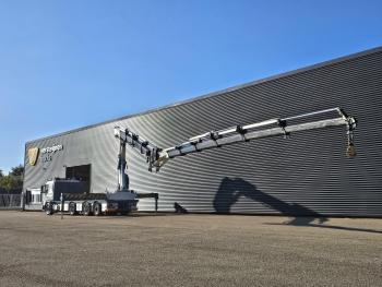 FM 420 8x2 / HMF 55 t/m CRANE + JIB